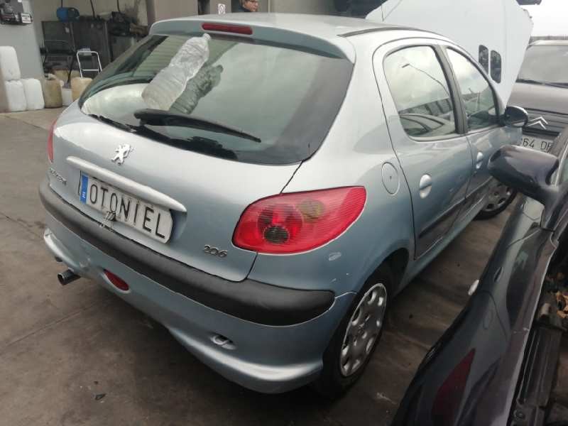 PEUGEOT 206 BERLINA