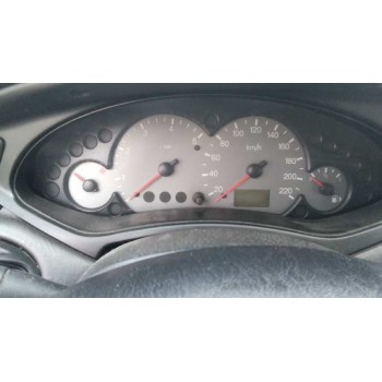 ford focus berlina (cak) del año 2001