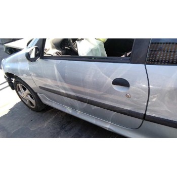 peugeot 206 berlina del año 2001