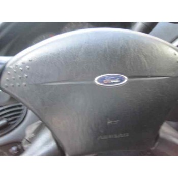 ford focus berlina (cak) del año 2001