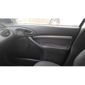 ford focus berlina (cak) del año 2001