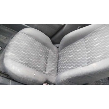 ford focus berlina (cak) del año 2001