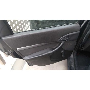 ford focus berlina (cak) del año 2001