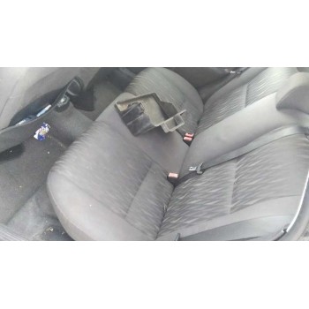 ford focus berlina (cak) del año 2001