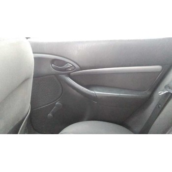 ford focus berlina (cak) del año 2001