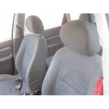 ford focus berlina (cak) del año 2001