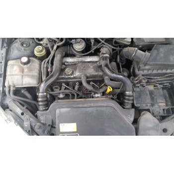 ford focus berlina (cak) del año 2001
