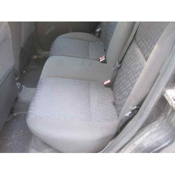 ford focus berlina (cak) del año 2001