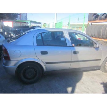 opel astra g berlina del año 2000