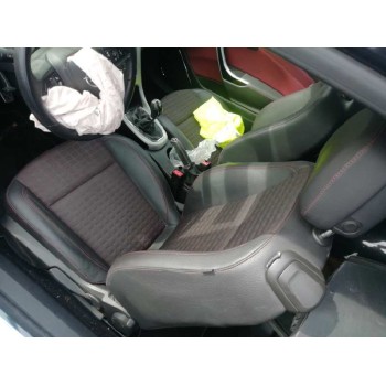 opel astra j gtc del año 2012