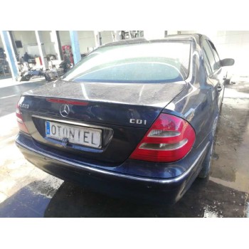 mercedes-benz clase e (w211) berlina del año 2004