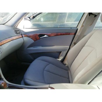 mercedes-benz clase e (w211) berlina del año 2004