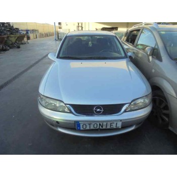 opel vectra b berlina del año 2000