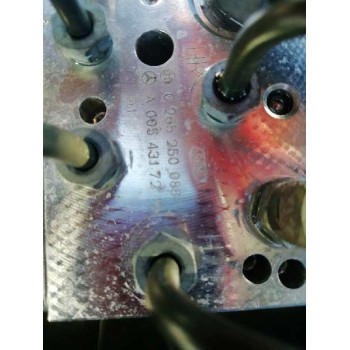 mercedes-benz clase e (w211) berlina del año 2004