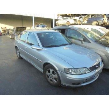 opel vectra b berlina del año 2000