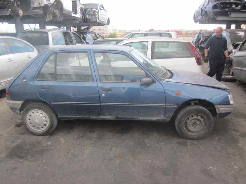 peugeot 205 berlina del año 1998