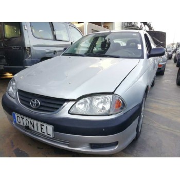 toyota avensis berlina (t 22) del año 2001