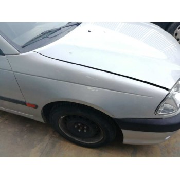 toyota avensis berlina (t 22) del año 2001