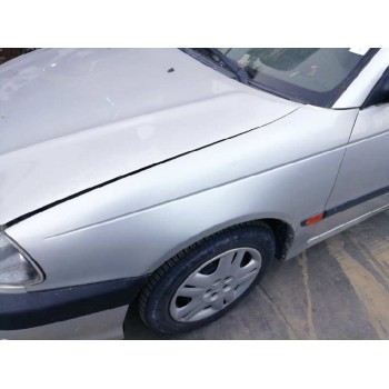 toyota avensis berlina (t 22) del año 2001