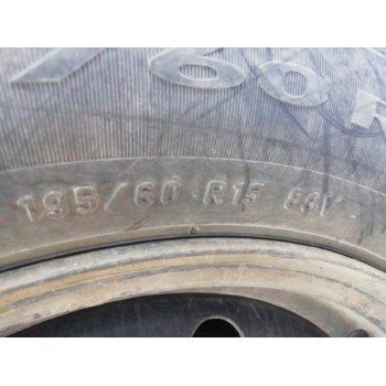 toyota avensis berlina (t 22) del año 2001