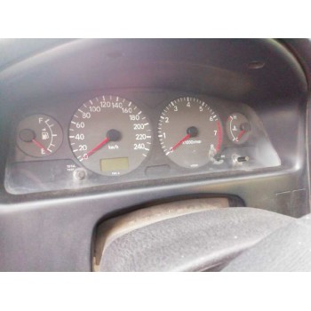 toyota avensis berlina (t 22) del año 2001