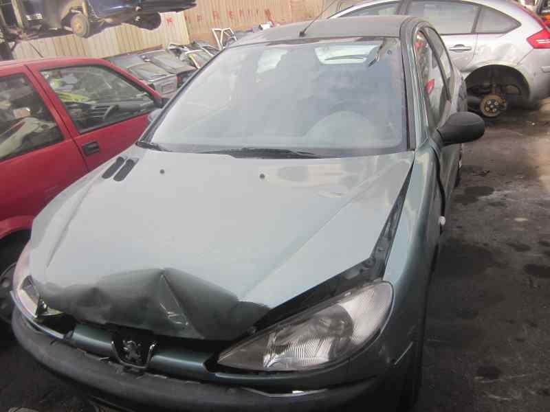 peugeot 206 berlina del año 2000