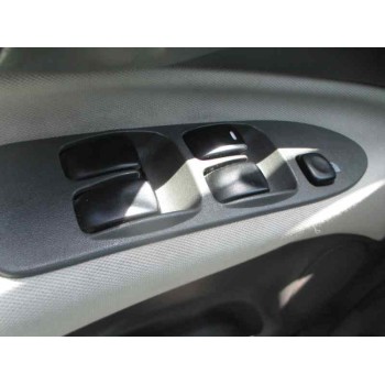 mitsubishi space star (dg0) del año 2003