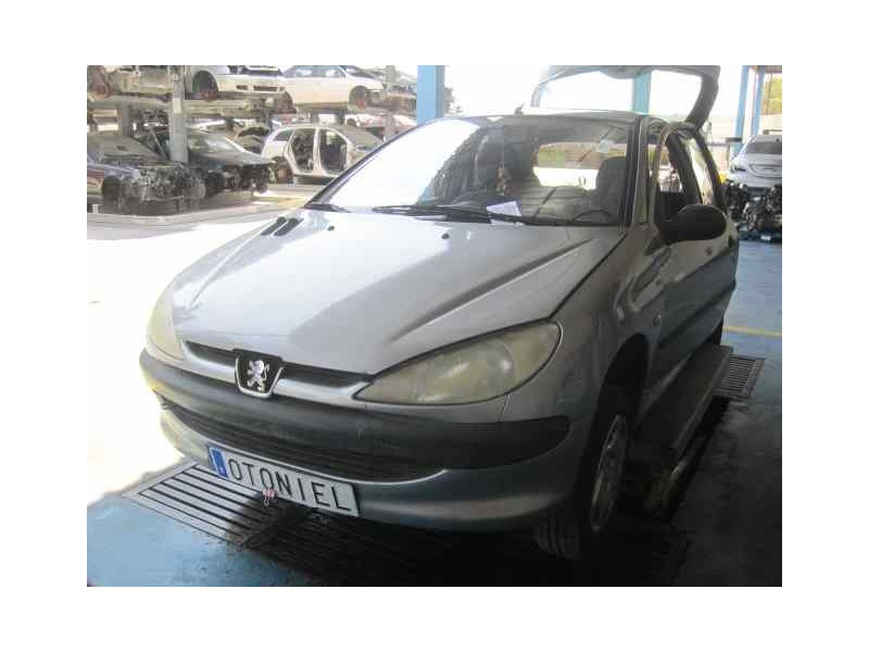 peugeot 206 berlina del año 2002