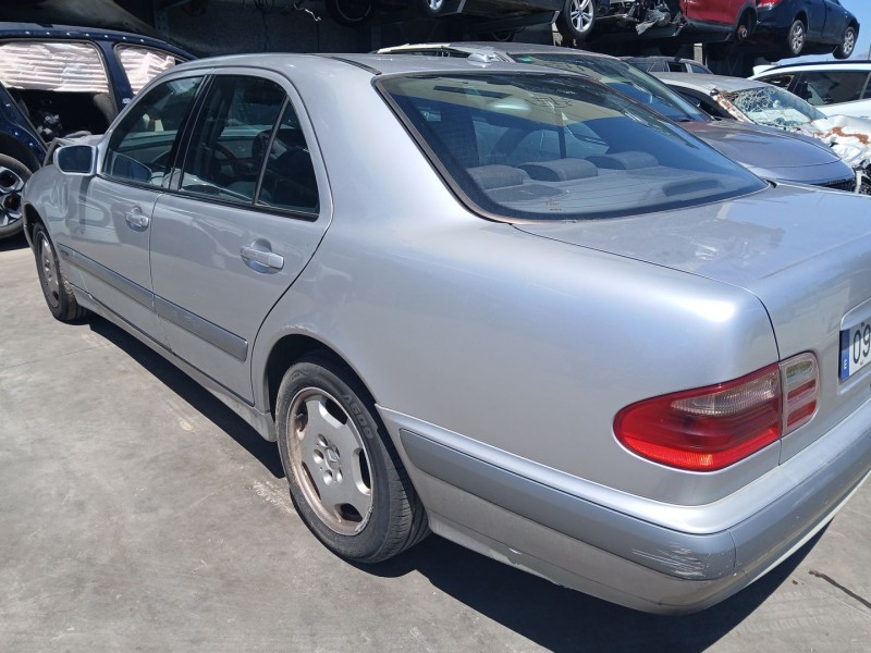MERCEDES-BENZ CLASE E (W210)