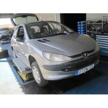 peugeot 206 berlina del año 2002
