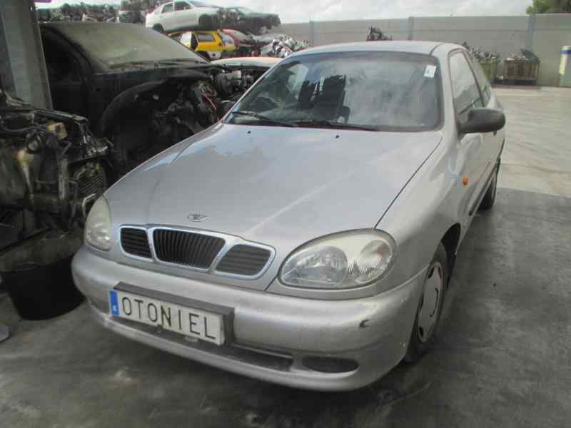 daewoo lanos del año 2000