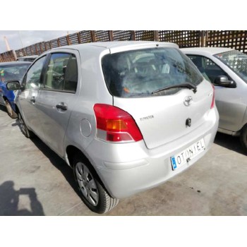 toyota yaris del año 2010