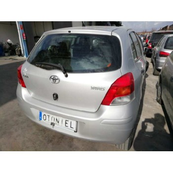 toyota yaris del año 2010