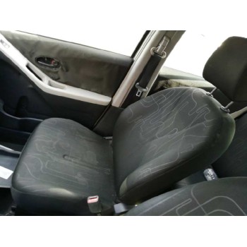 toyota yaris del año 2010