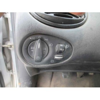 ford focus berlina (cak) del año 1999