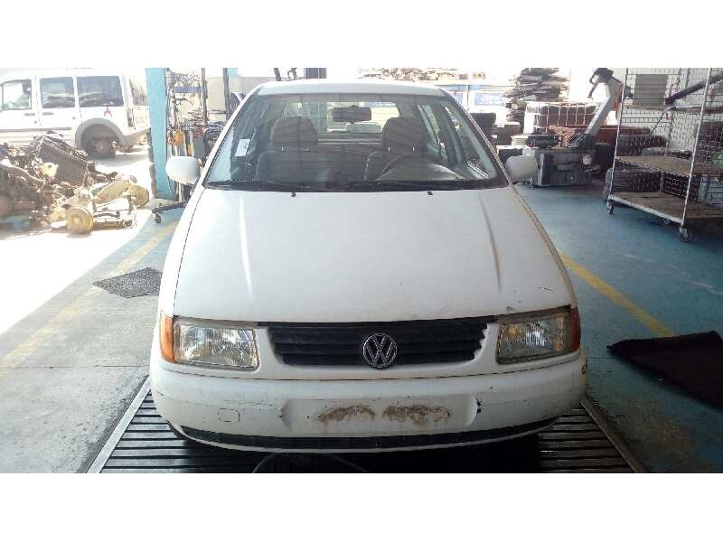 VOLKSWAGEN POLO BERLINA (6N1)