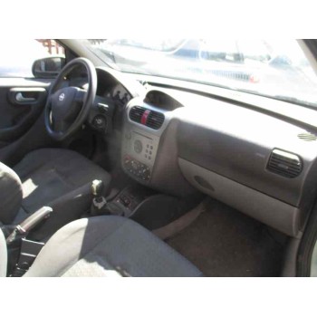 opel corsa c del año 2001