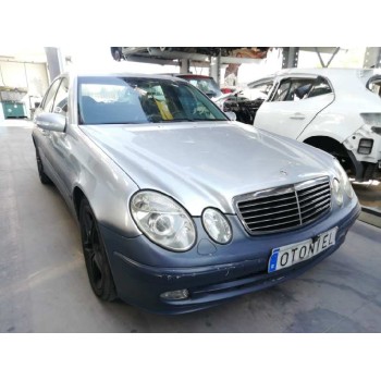 mercedes-benz clase e (w211) berlina del año 2002
