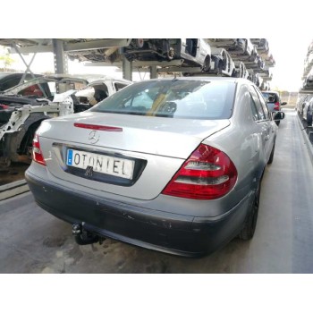 mercedes-benz clase e (w211) berlina del año 2002