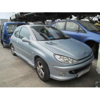 peugeot 206 berlina del año 2001