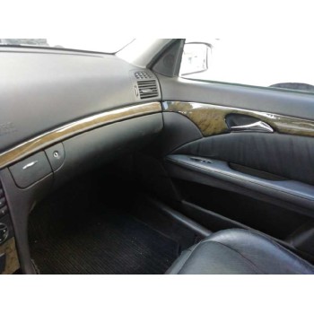 mercedes-benz clase e (w211) berlina del año 2002