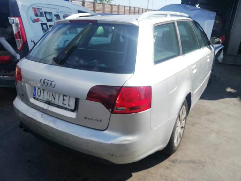 AUDI A4 AVANT (8E)