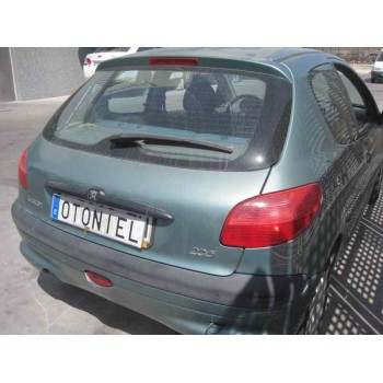 peugeot 206 berlina del año 2000