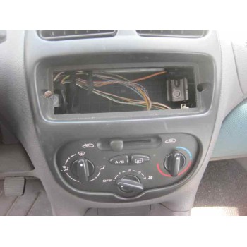 peugeot 206 berlina del año 2000