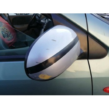 nissan almera tino (v10m) del año 2000