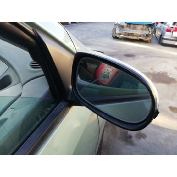 nissan almera tino (v10m) del año 2000