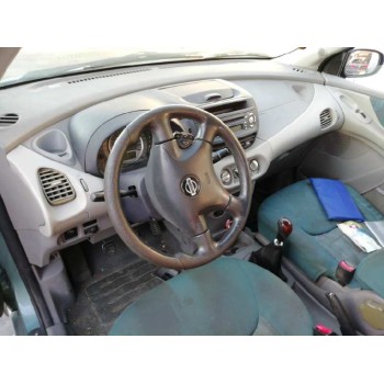 nissan almera tino (v10m) del año 2000