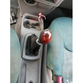 nissan almera tino (v10m) del año 2000