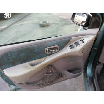 nissan almera tino (v10m) del año 2000