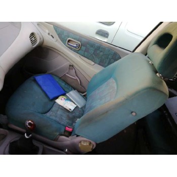 nissan almera tino (v10m) del año 2000